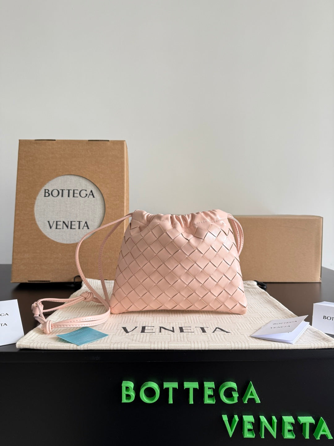 Bottega Veneta Black Designer Handbag Edition 780