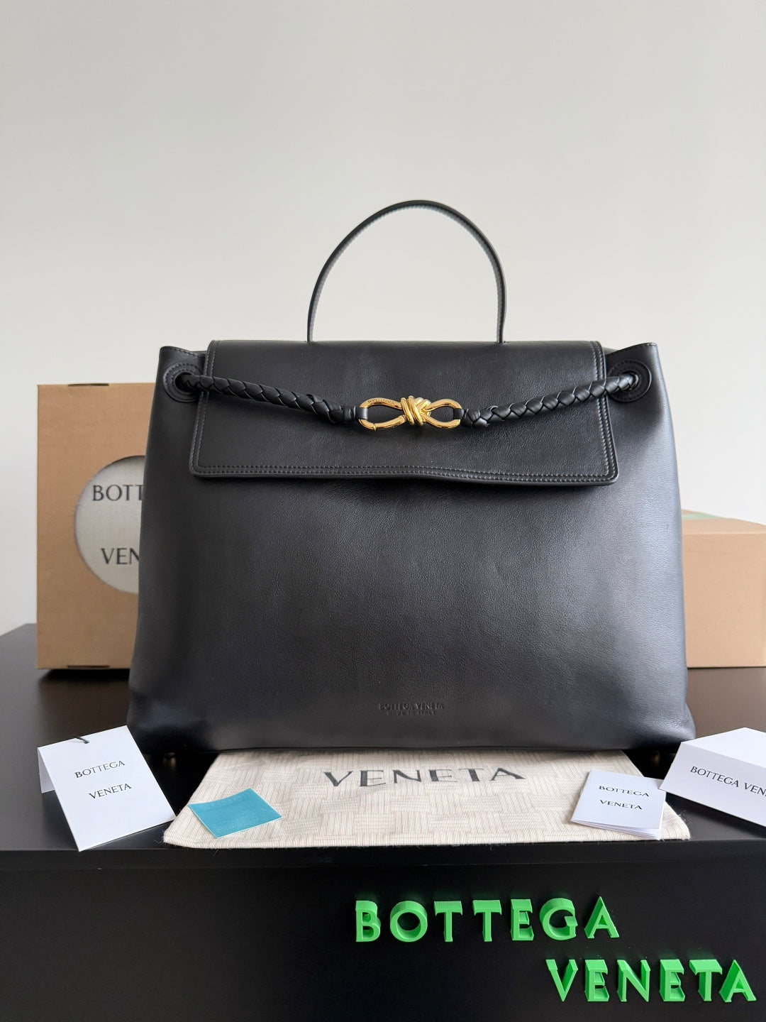 Bottega Veneta Black Designer Handbag Edition 834