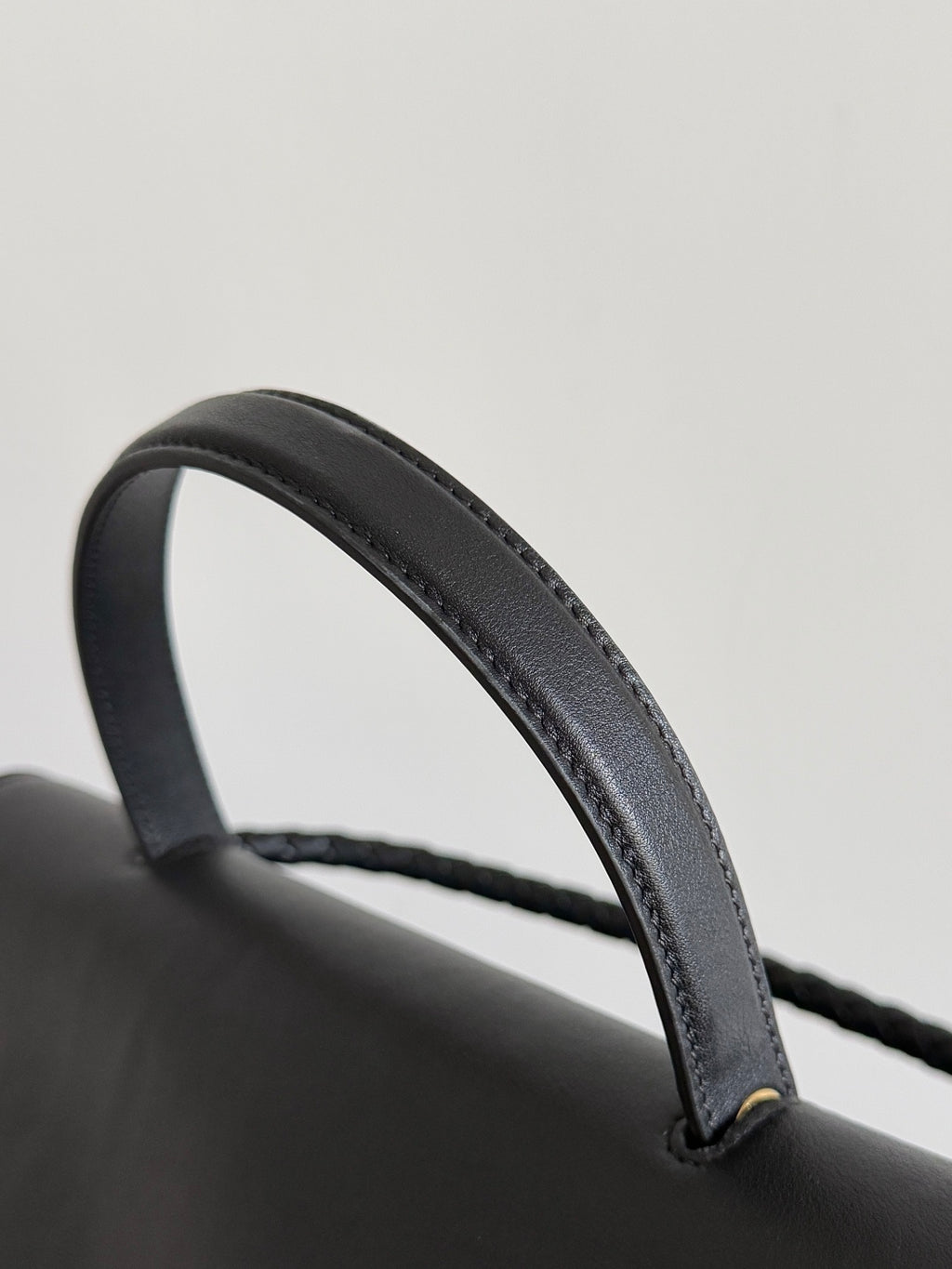 Bottega Veneta Black Designer Handbag Edition 835 - detail image 6