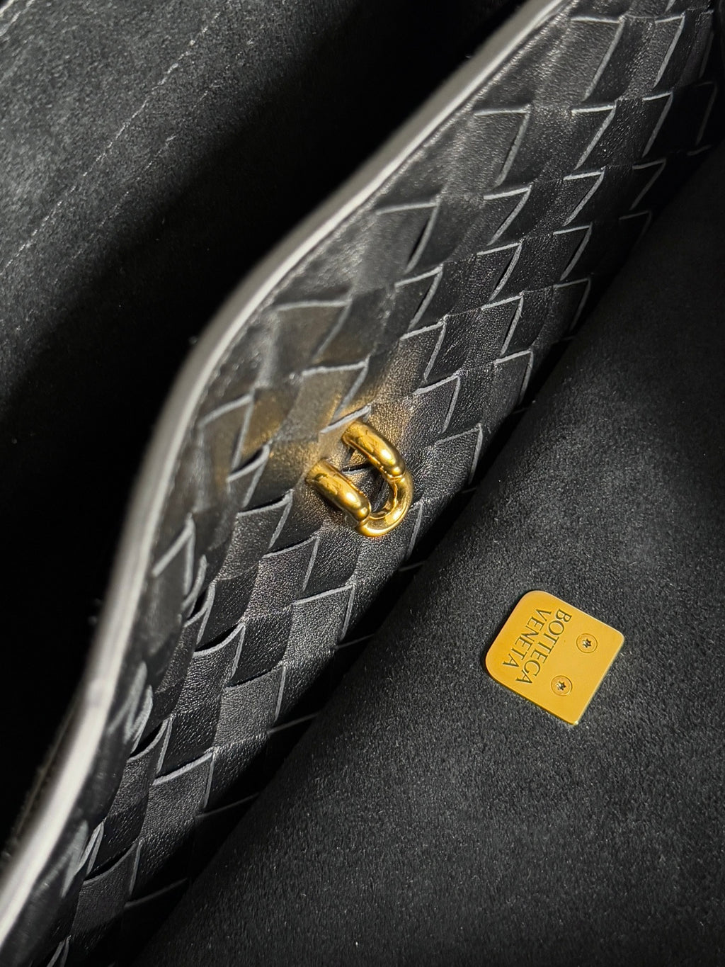 Bottega Veneta Black Designer Handbag Edition 835 - detail image 8