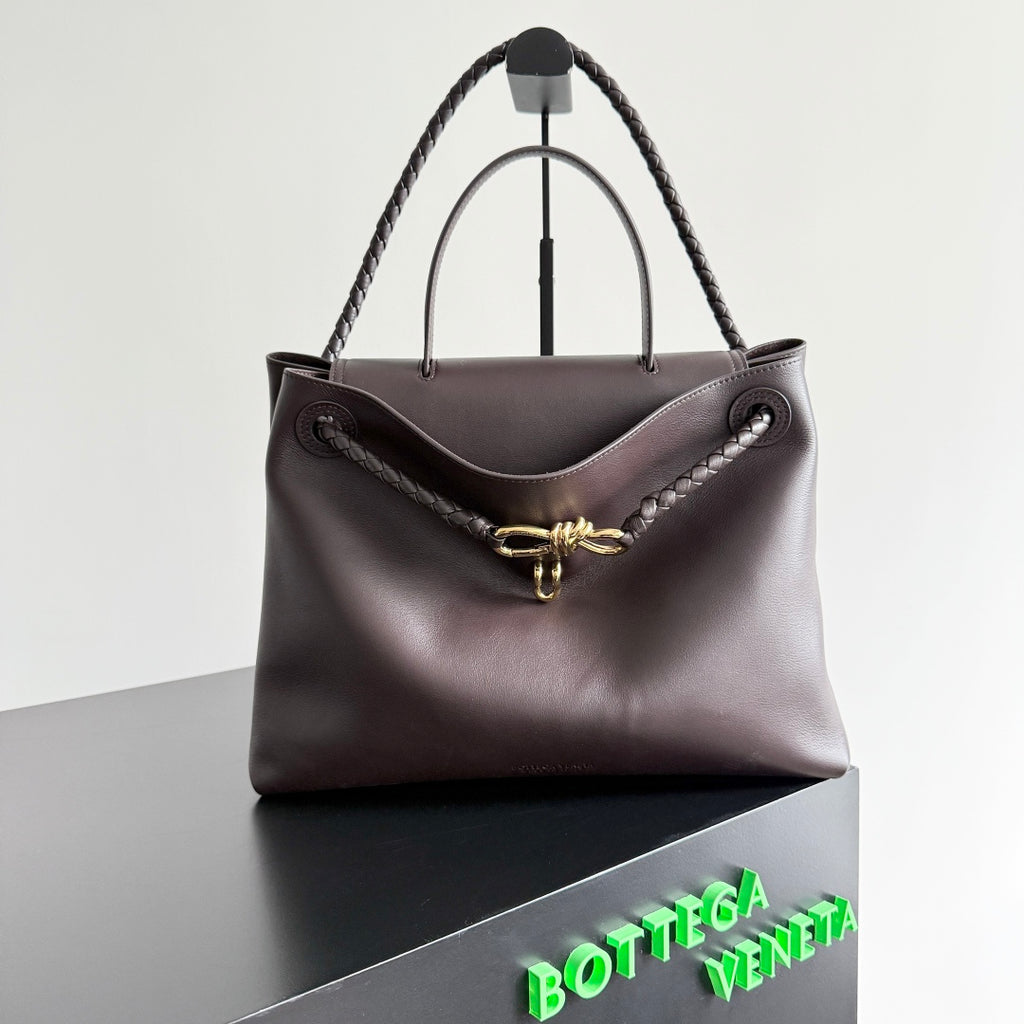 Bottega Veneta Brown Designer Handbag Edition 81
