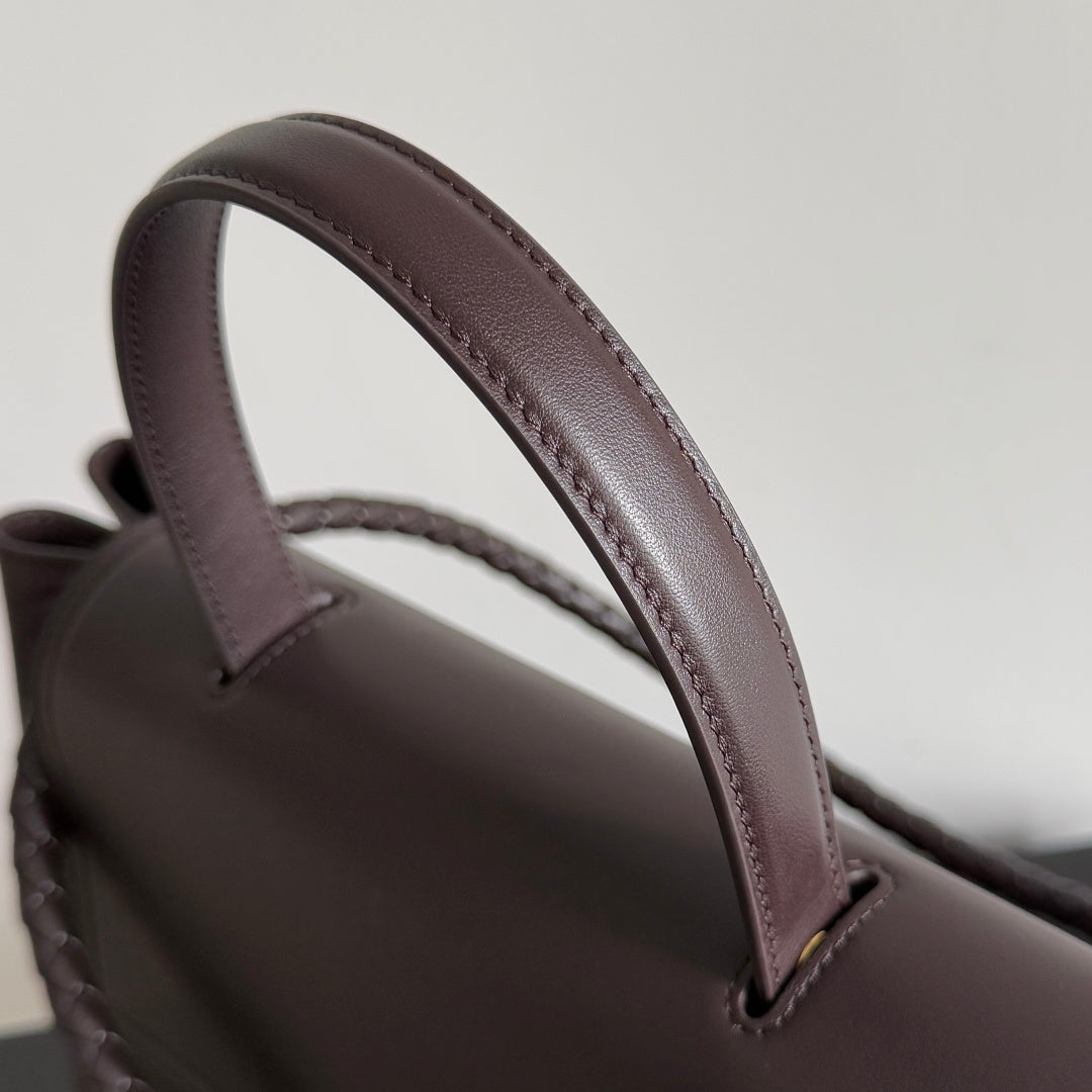Bottega Veneta Brown Designer Handbag Edition 81 - detail image 8