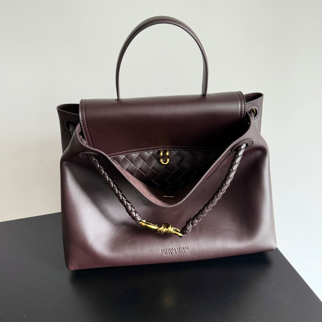 Bottega Veneta Brown Designer Handbag Edition 81 - detail image 2