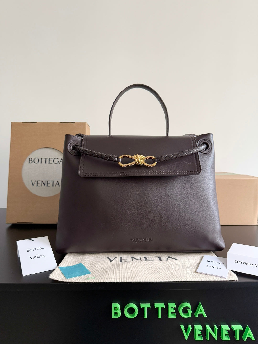 Bottega Veneta Black Designer Handbag Edition 806