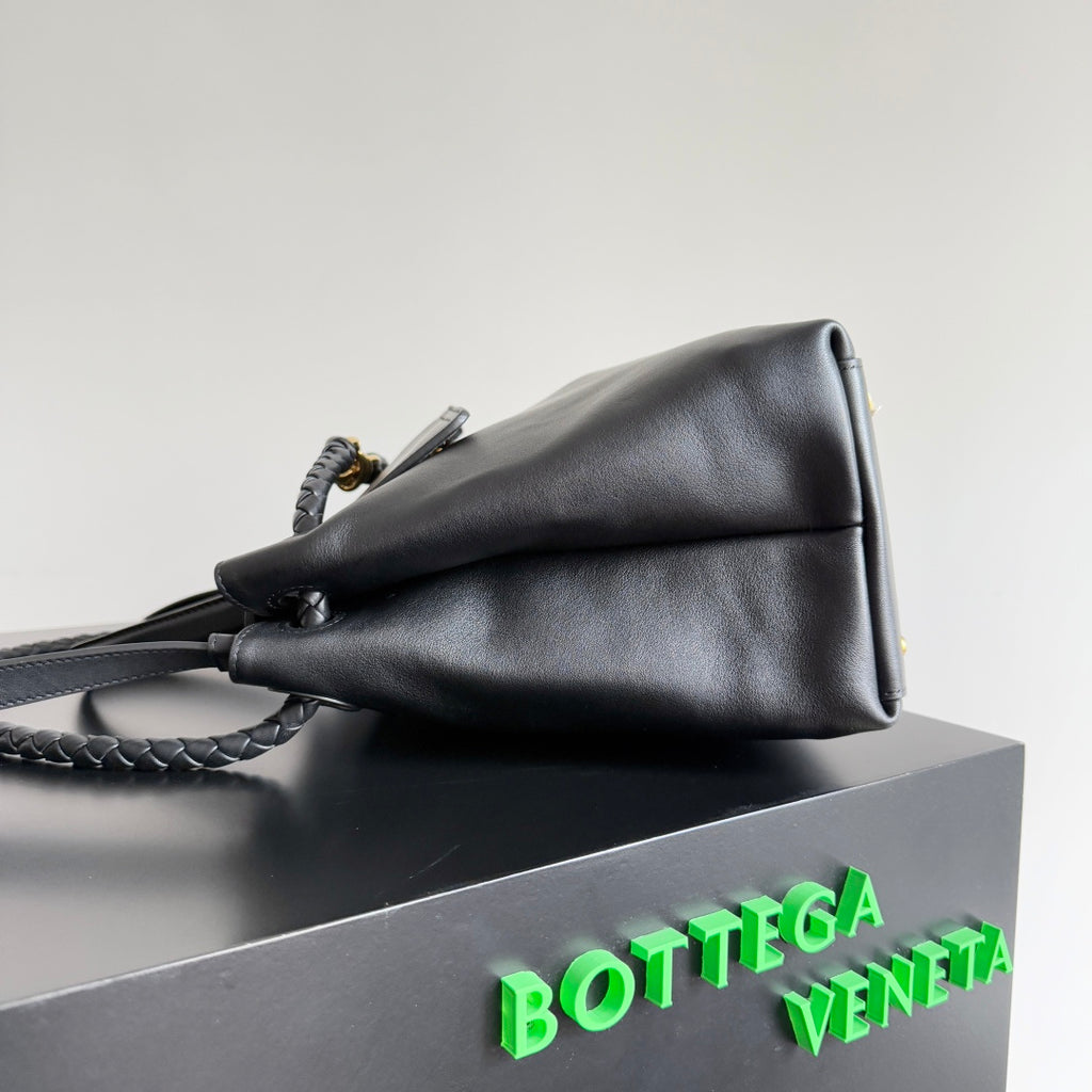 Bottega Veneta 817231 Black Designer Handbag Edition 2 - detail image 3