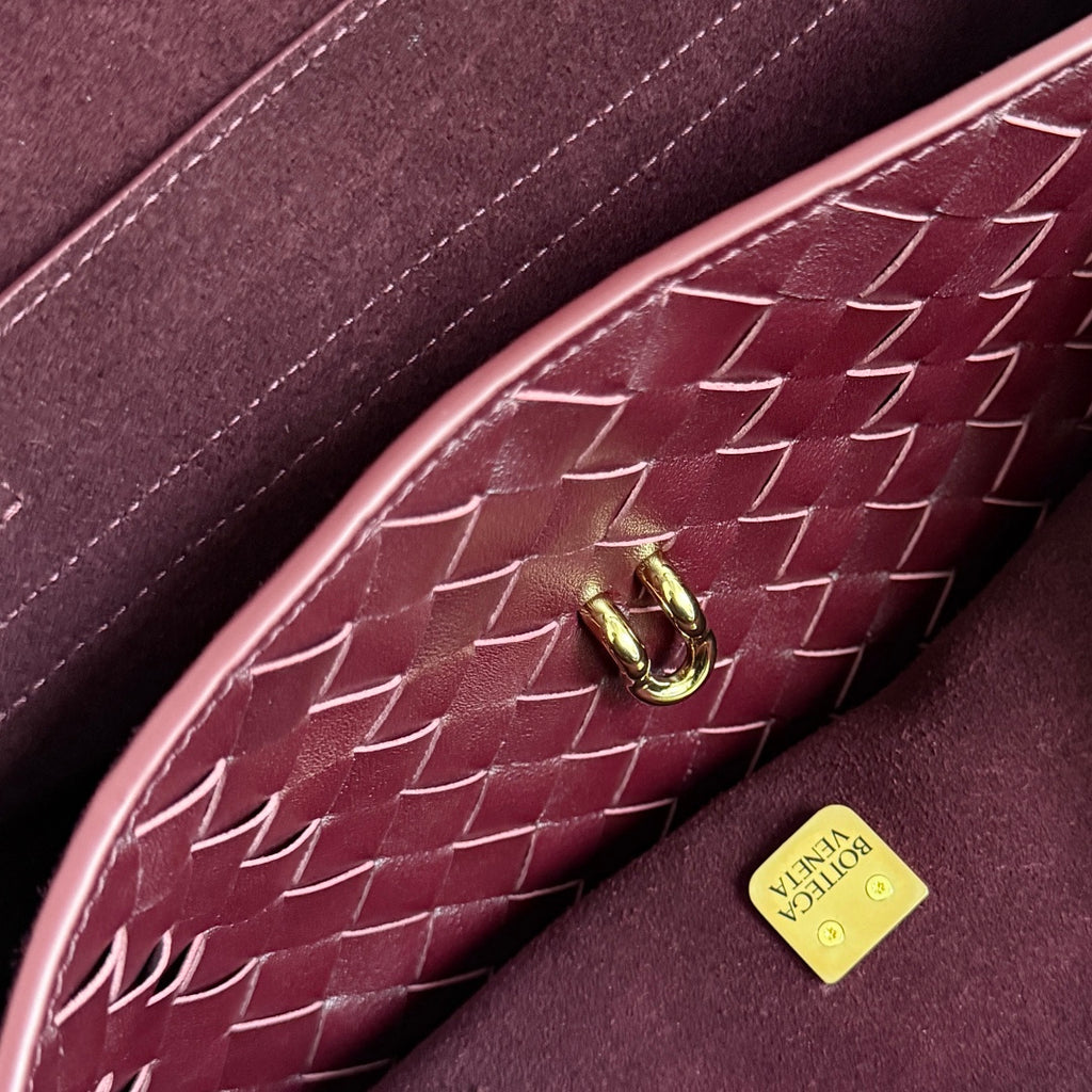 Bottega Veneta Red & Black Designer Handbag Edition 23 - detail image 4