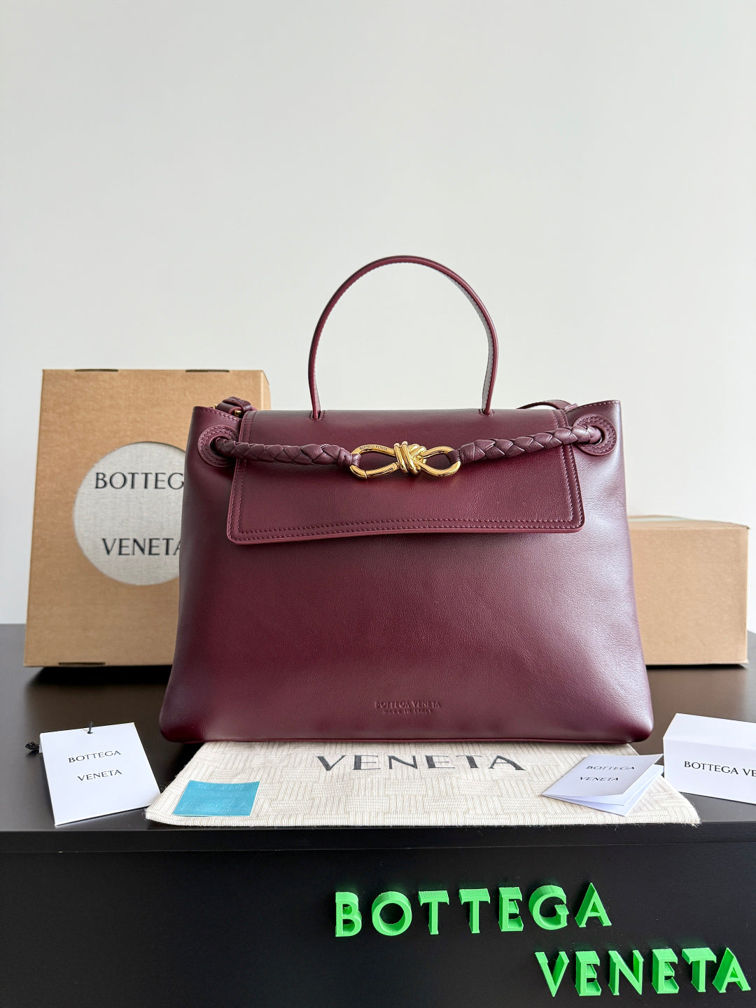 Bottega Veneta Red & Black Designer Handbag Edition 22