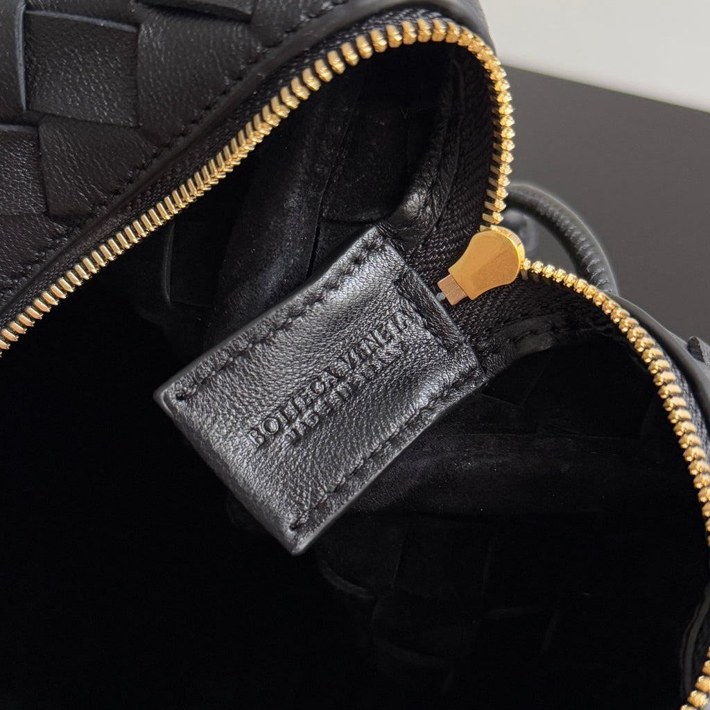 Bottega Veneta 680255 Black Designer Handbag - detail image 8
