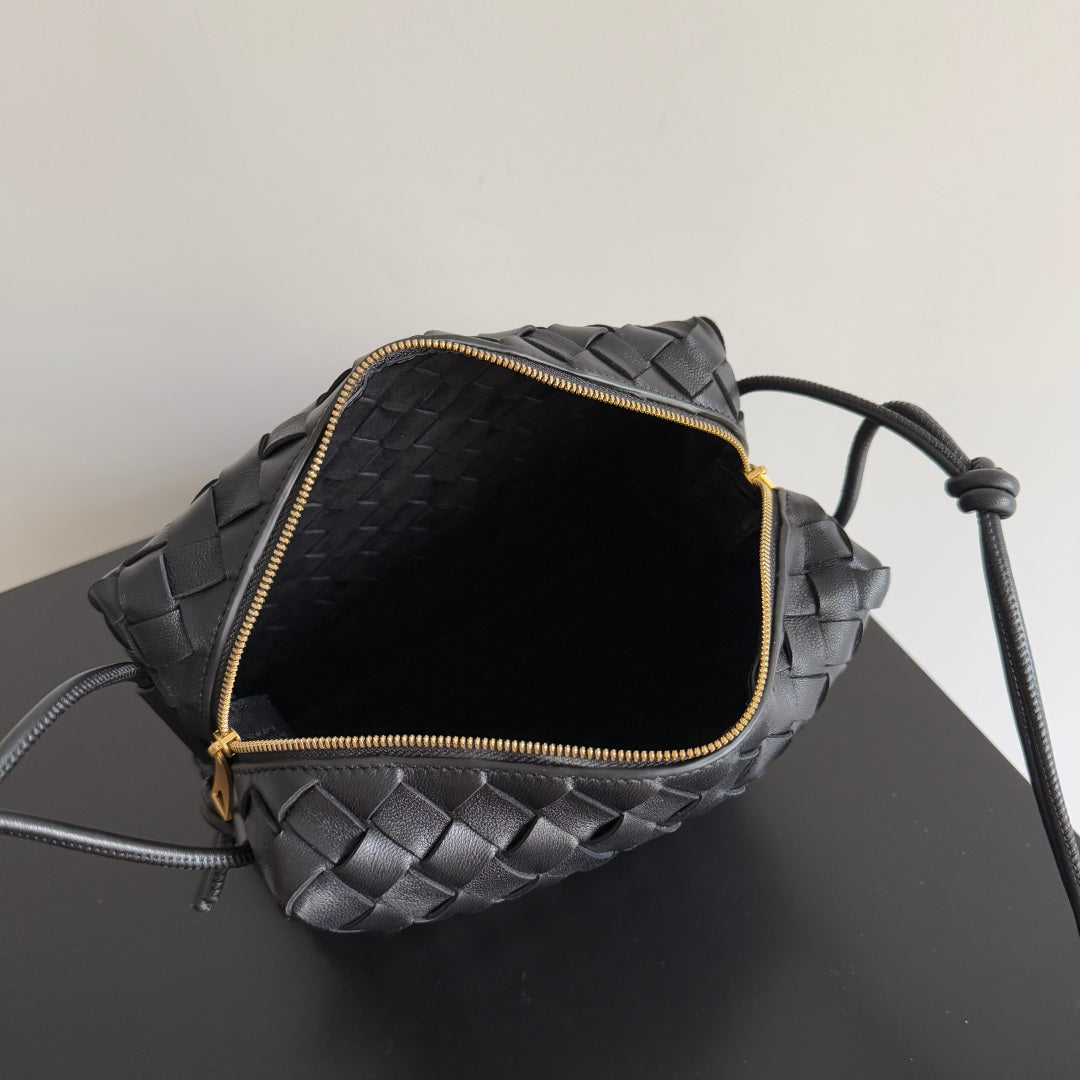 Bottega Veneta 680255 Black Designer Handbag - detail image 9