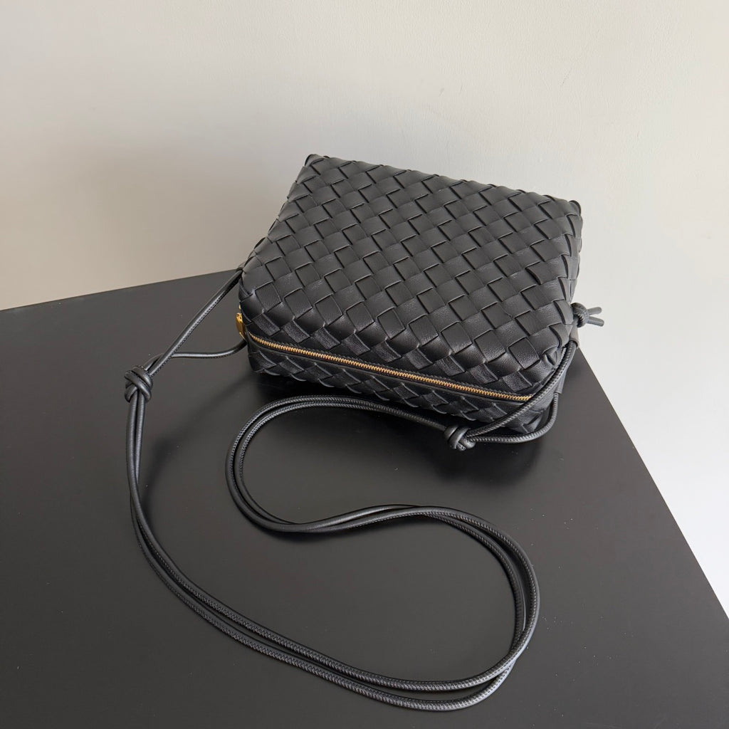 Bottega Veneta 680255 Black Designer Handbag - detail image 5