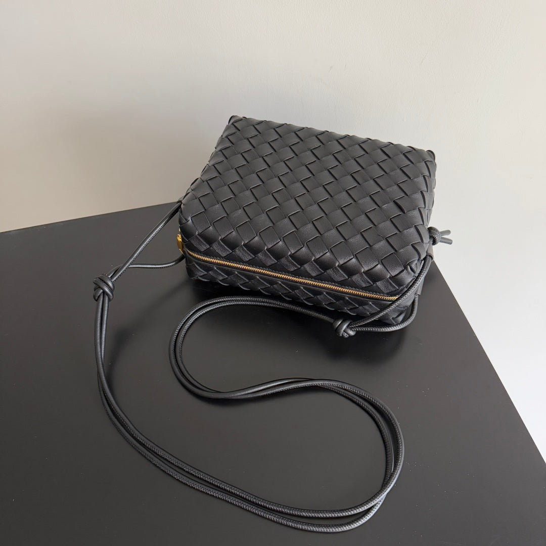 Bottega Veneta 680255 Black Designer Handbag - detail image 5