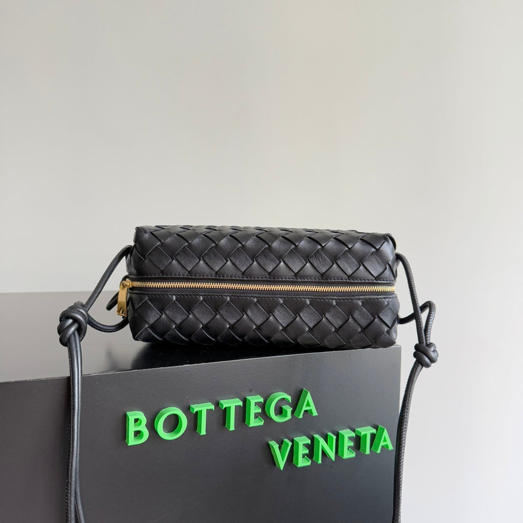 Bottega Veneta 680255 Black Designer Handbag - detail image 4