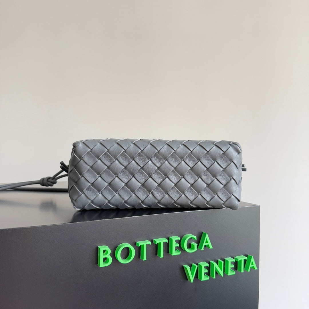 Bottega Veneta 680255 Gray Designer Handbag - detail image 3