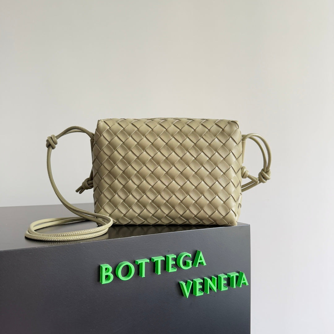 Bottega Veneta 680255 Black & Olive Green Designer Handbag