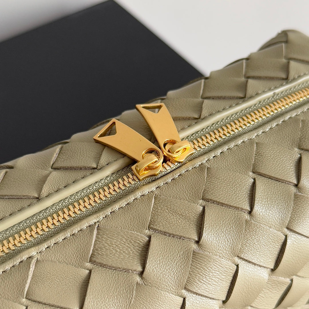 Bottega Veneta 680255 Black & Olive Green Designer Handbag - detail image 3