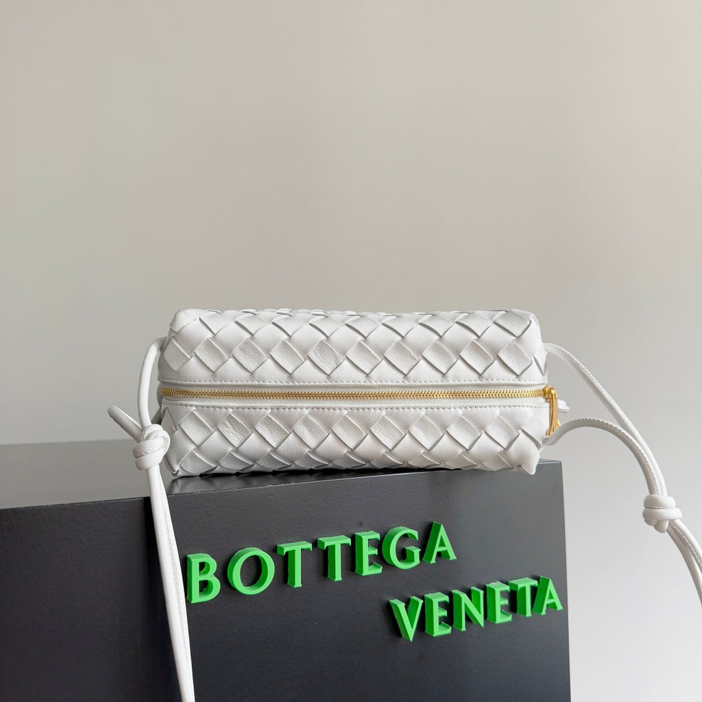 Bottega Veneta 680255 Black Designer Handbag Edition 3 - detail image 2
