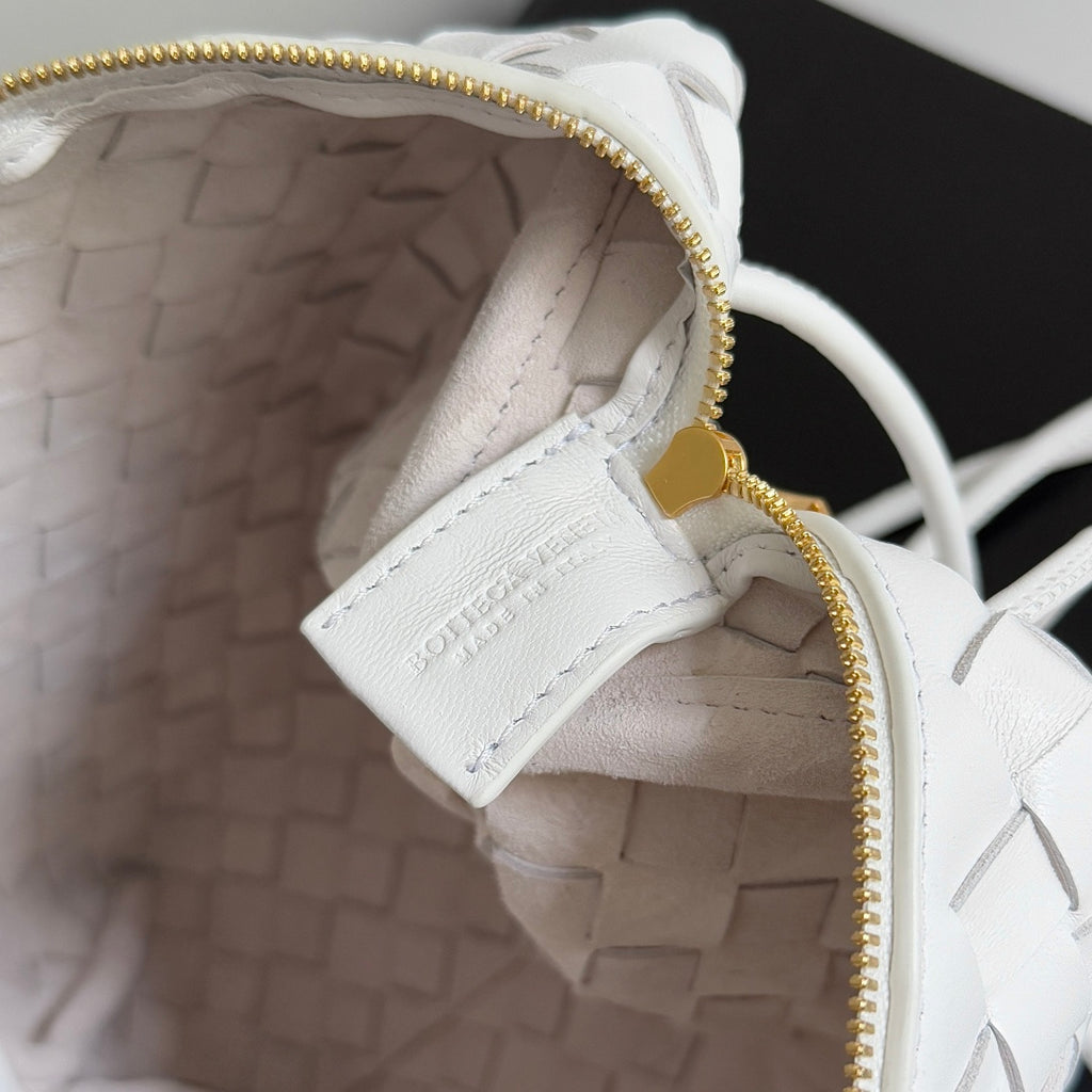 Bottega Veneta 680255 Black Designer Handbag Edition 3 - detail image 8
