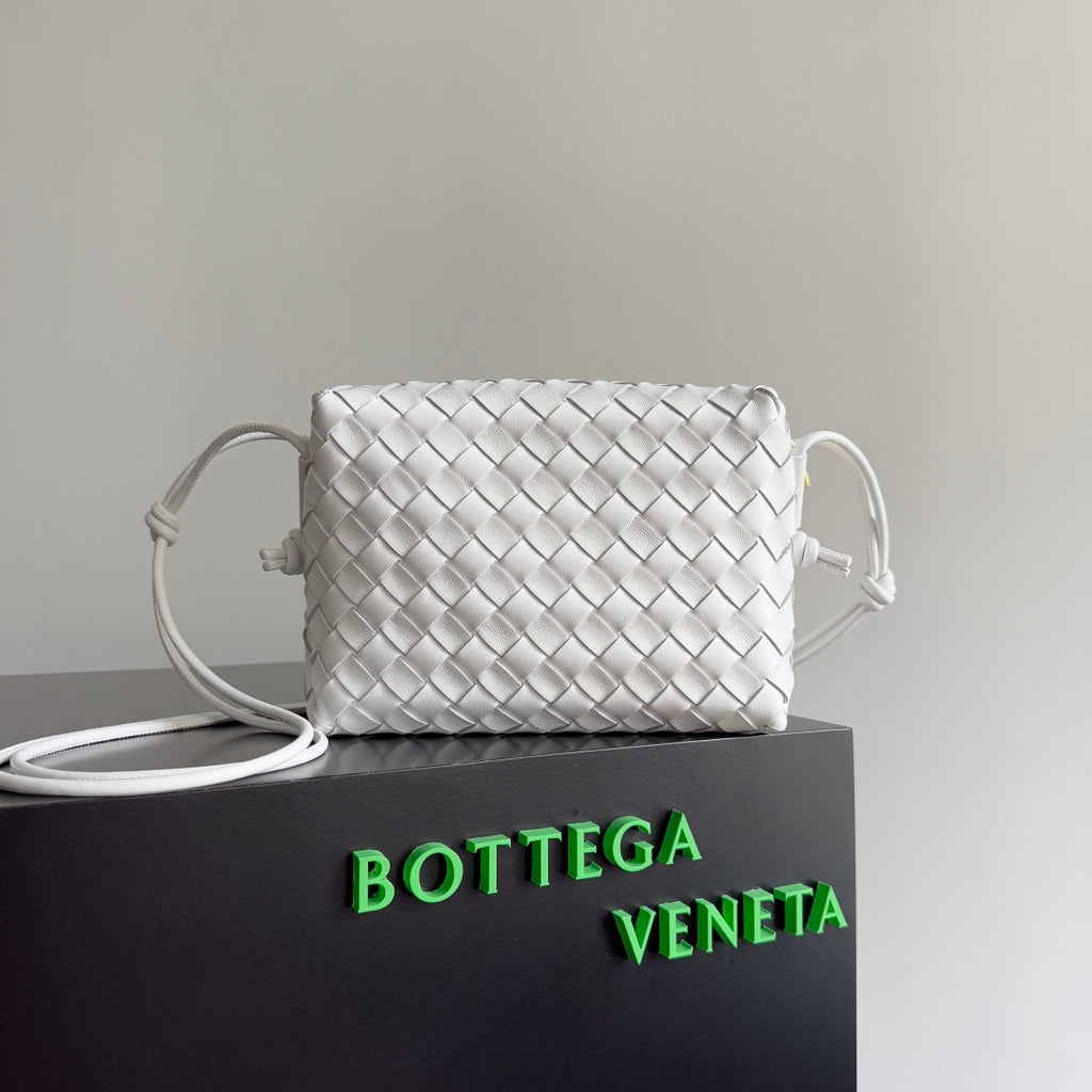 Bottega Veneta 680255 Black Designer Handbag Edition 3