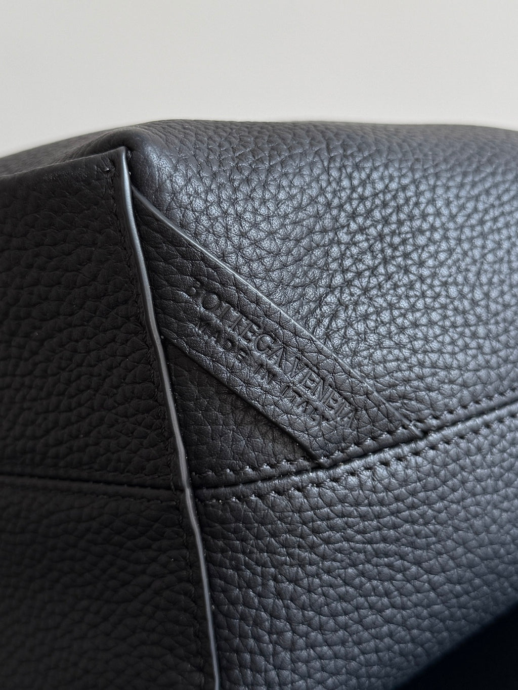 Bottega Veneta 815807 Black Designer Handbag - detail image 5