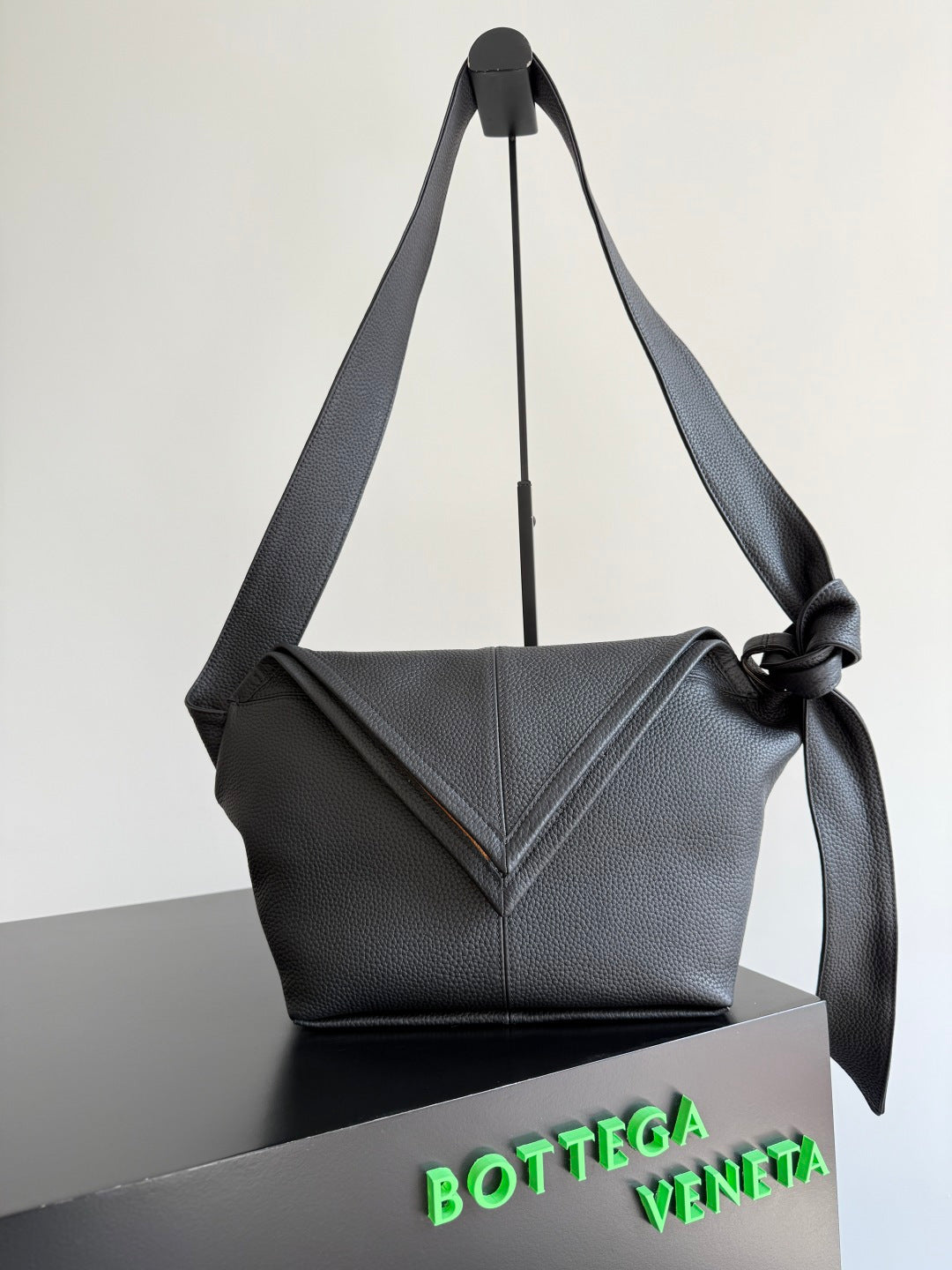 Bottega Veneta 815807 Black Designer Handbag