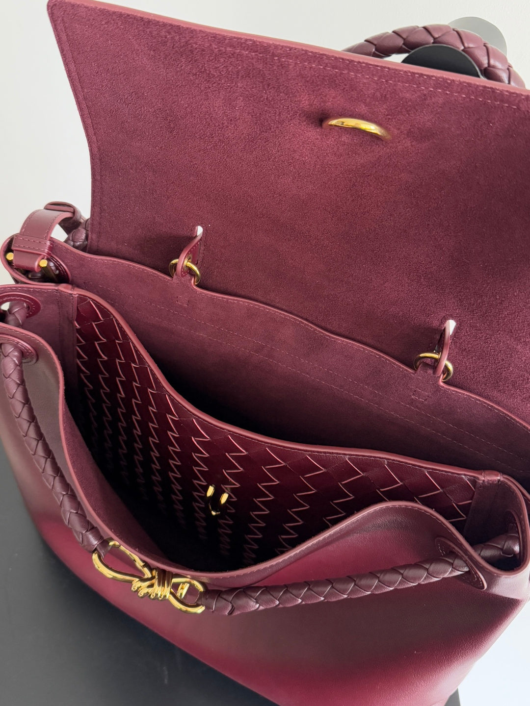 Bottega Veneta Red Designer Handbag Edition 47 - detail image 6