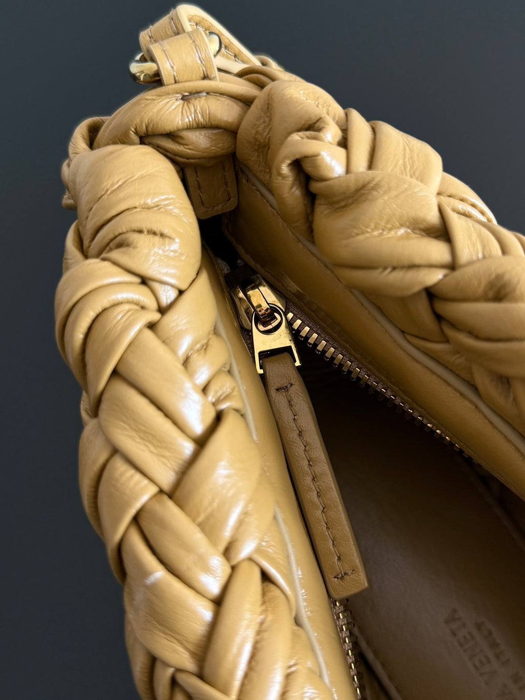 Bottega Veneta 785780 Black & Rose Gold Designer Handbag - detail image 7