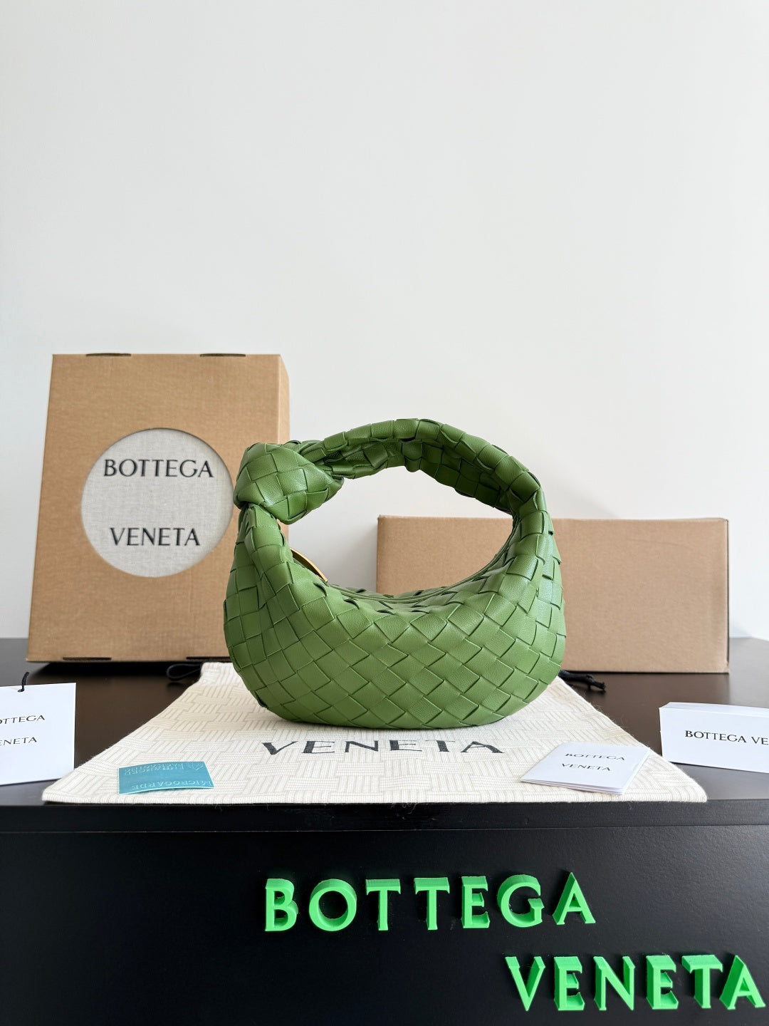 Bottega Veneta Black Designer Handbag Edition 814