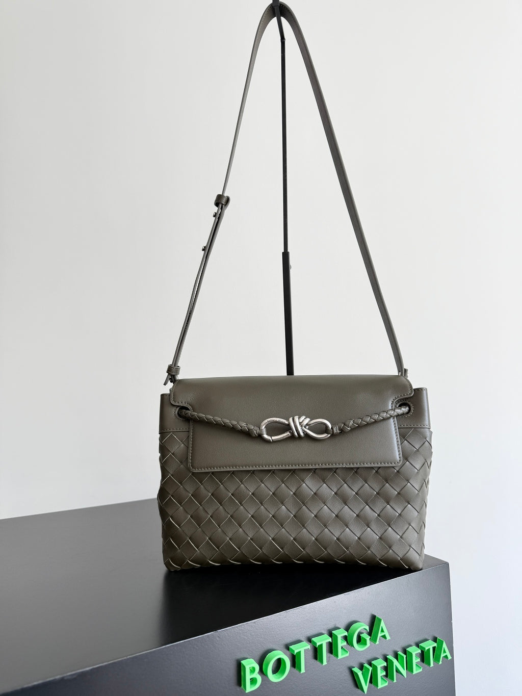 Bottega Veneta 815781 Black Designer Handbag Edition 3