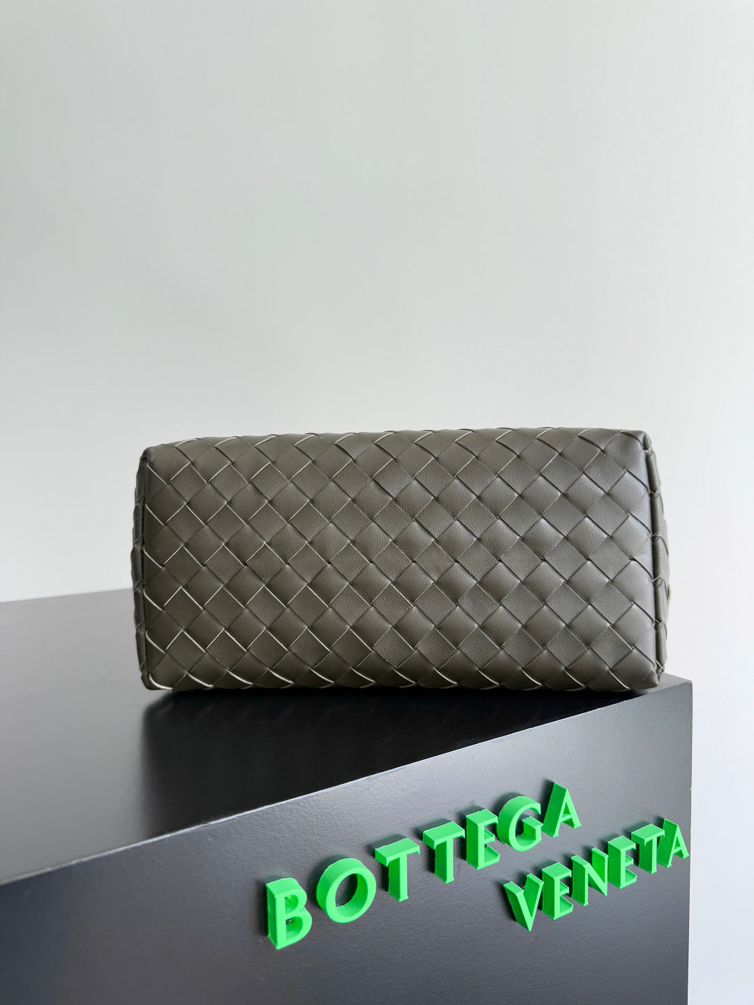 Bottega Veneta 815781 Black Designer Handbag Edition 3 - detail image 5