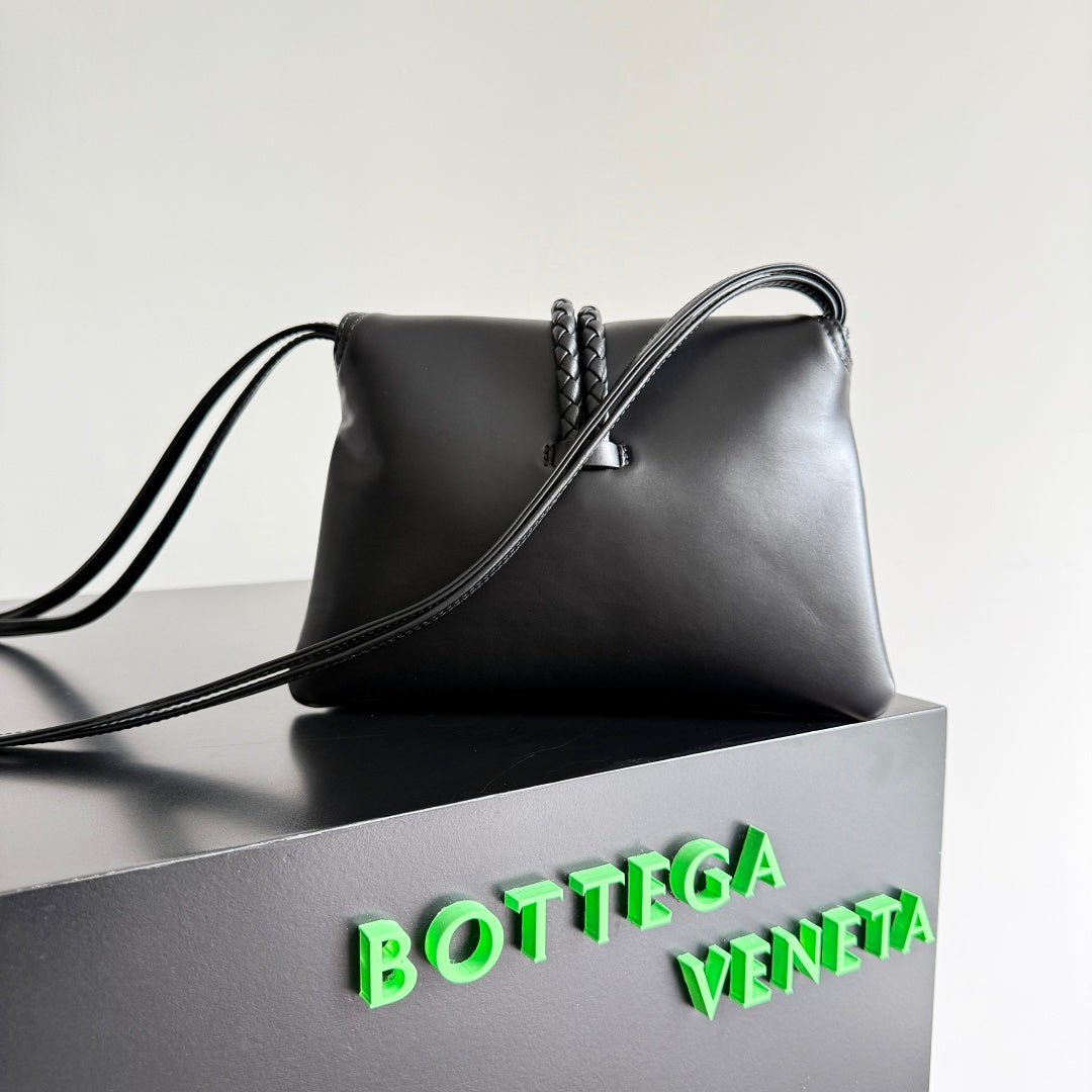 Bottega Veneta 826147 Black Mini Bag - detail image 2