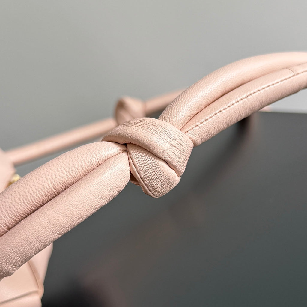 Bottega Veneta 701915 Black Designer Handbag Edition 3 - detail image 3