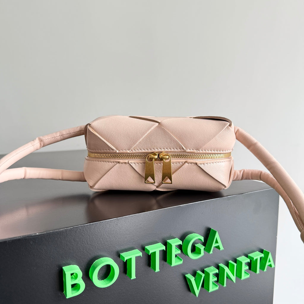 Bottega Veneta 701915 Black Designer Handbag Edition 3 - detail image 5