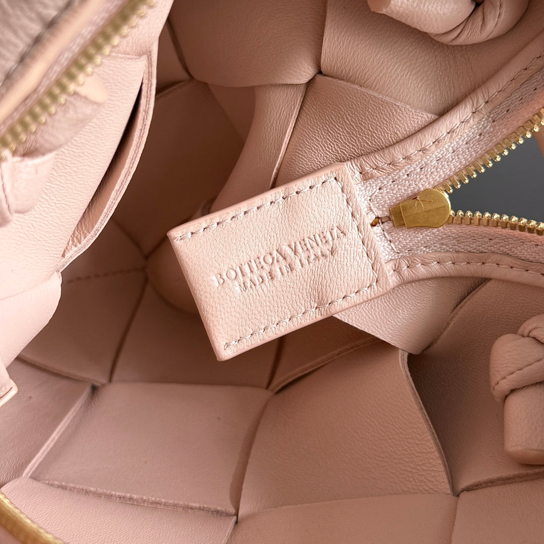 Bottega Veneta 701915 Black Designer Handbag Edition 3 - detail image 8