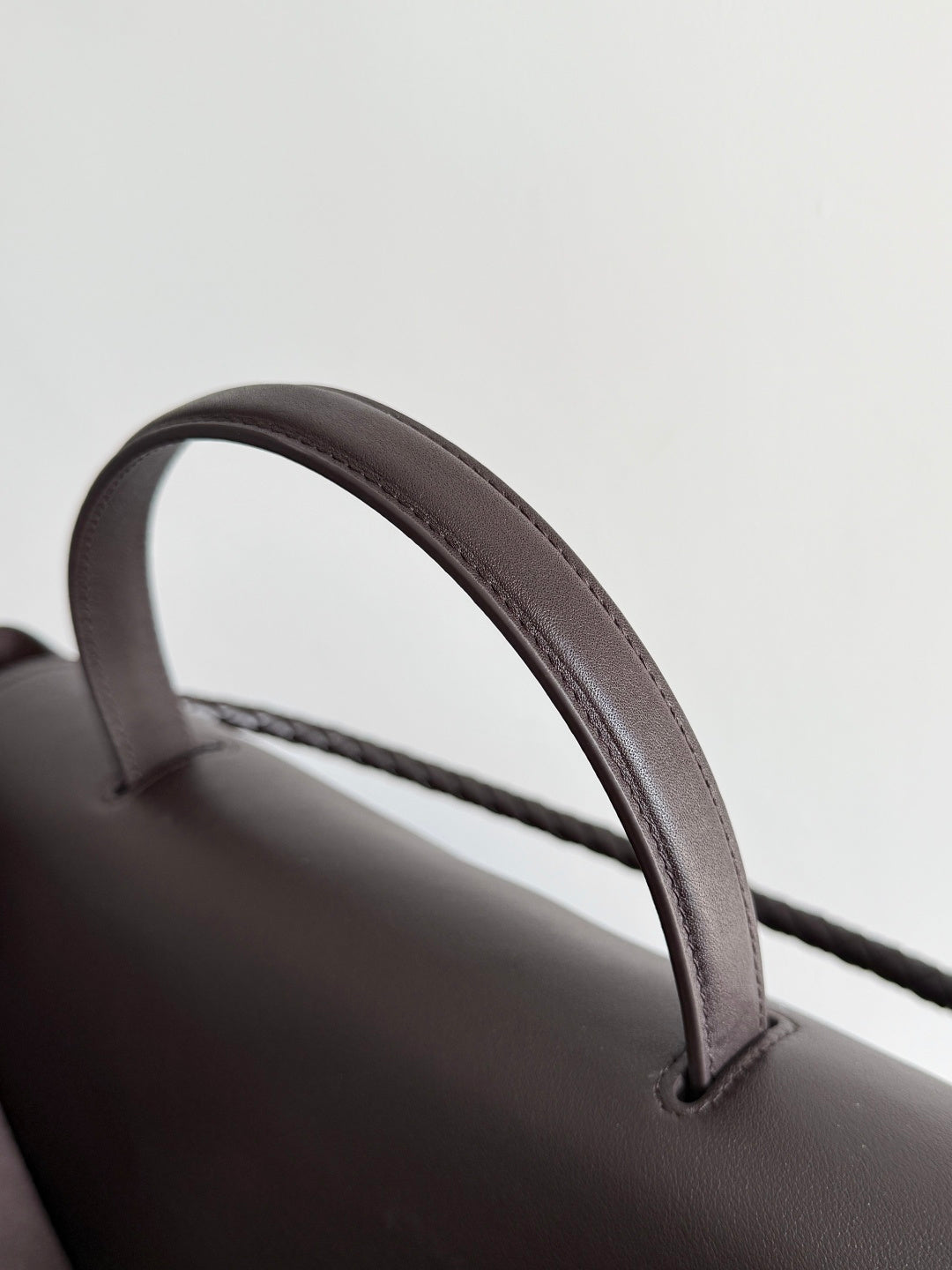 Bottega Veneta Brown Designer Handbag Edition 70 - detail image 8