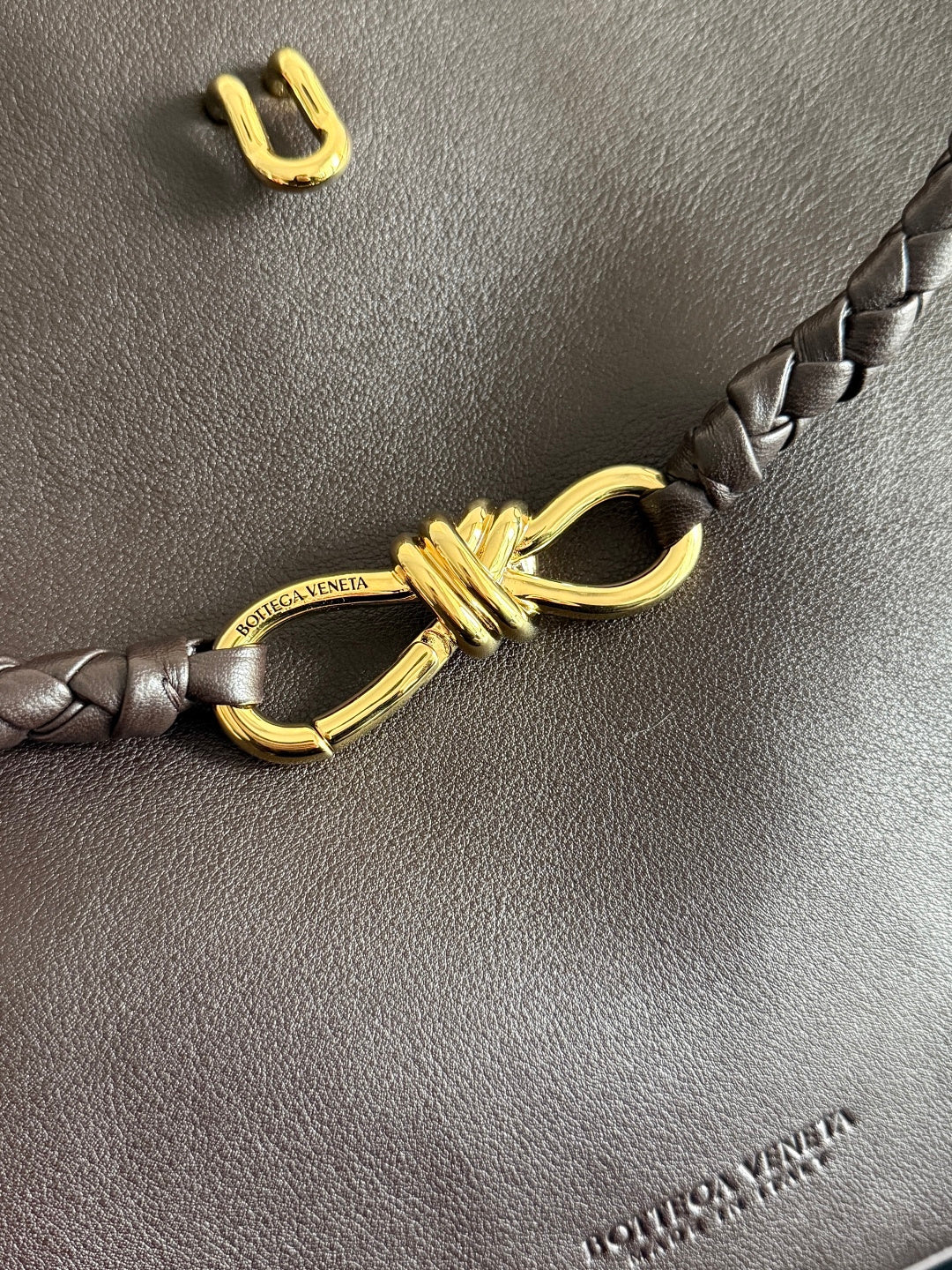 Bottega Veneta Brown Designer Handbag Edition 70 - detail image 9