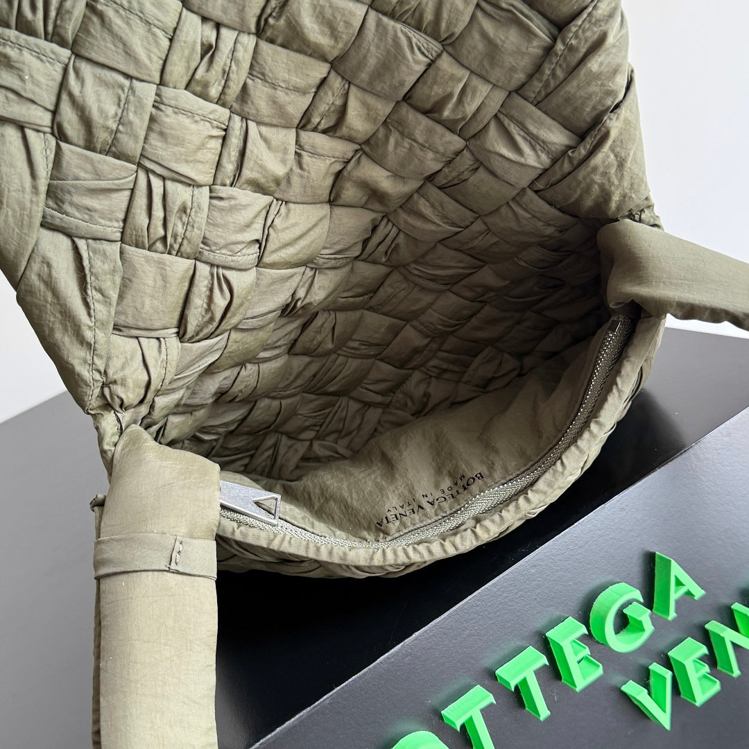Bottega Veneta 795498 Black Designer Handbag - detail image 9