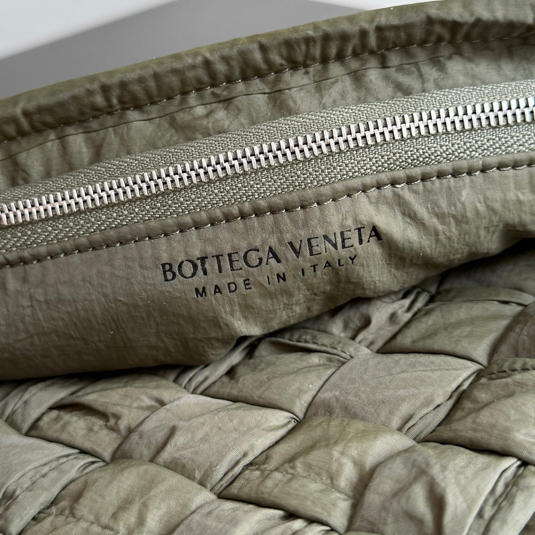 Bottega Veneta 795498 Black Designer Handbag - detail image 7