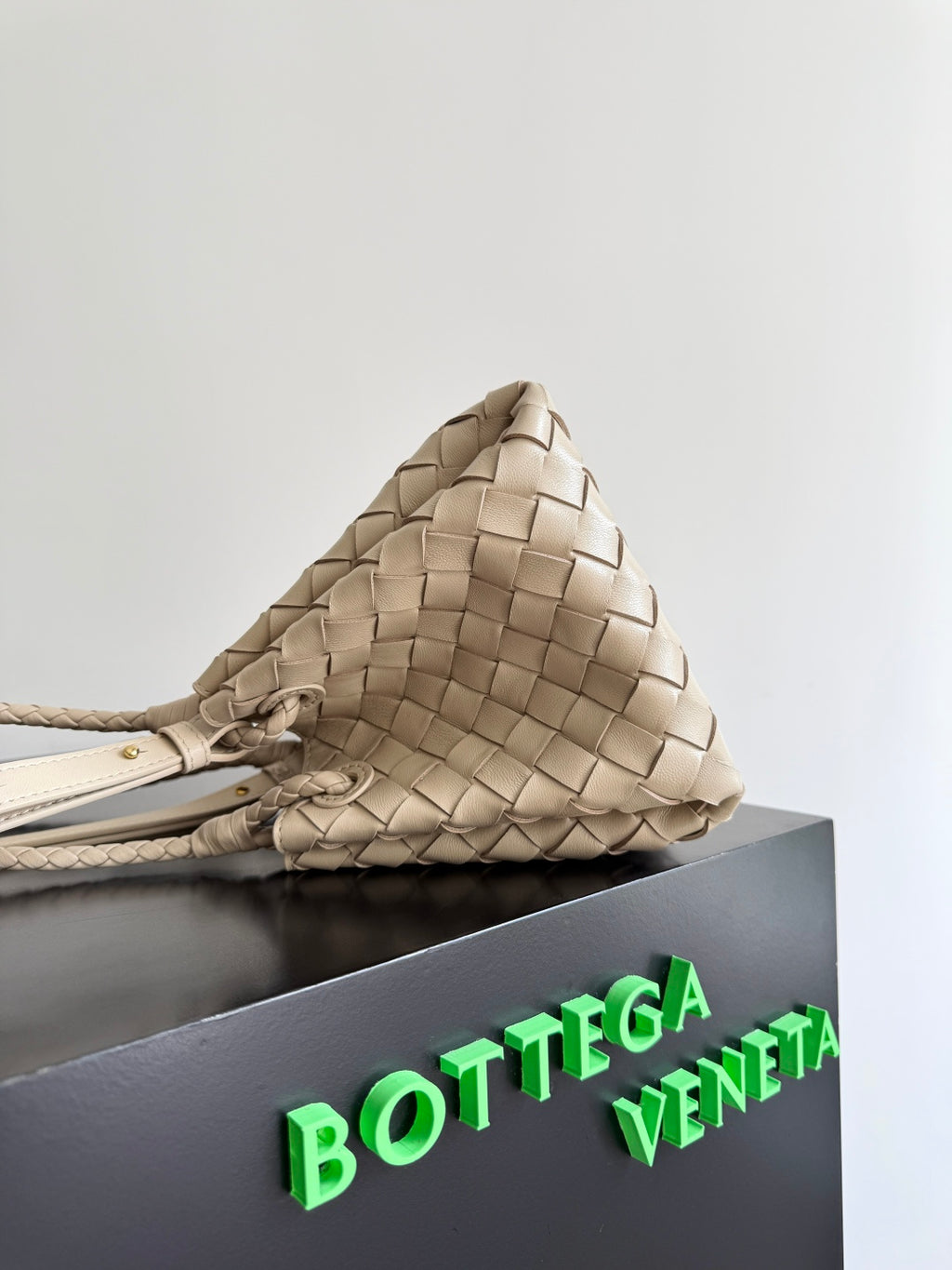 Bottega Veneta 796569 Silver Designer Handbag Edition 2 - detail image 2