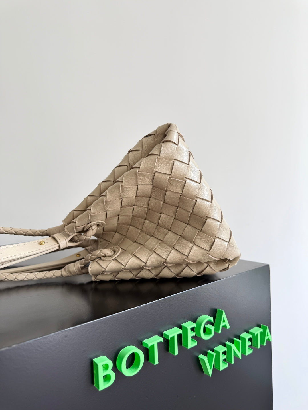 Bottega Veneta 796569 Silver Designer Handbag Edition 2 - detail image 2