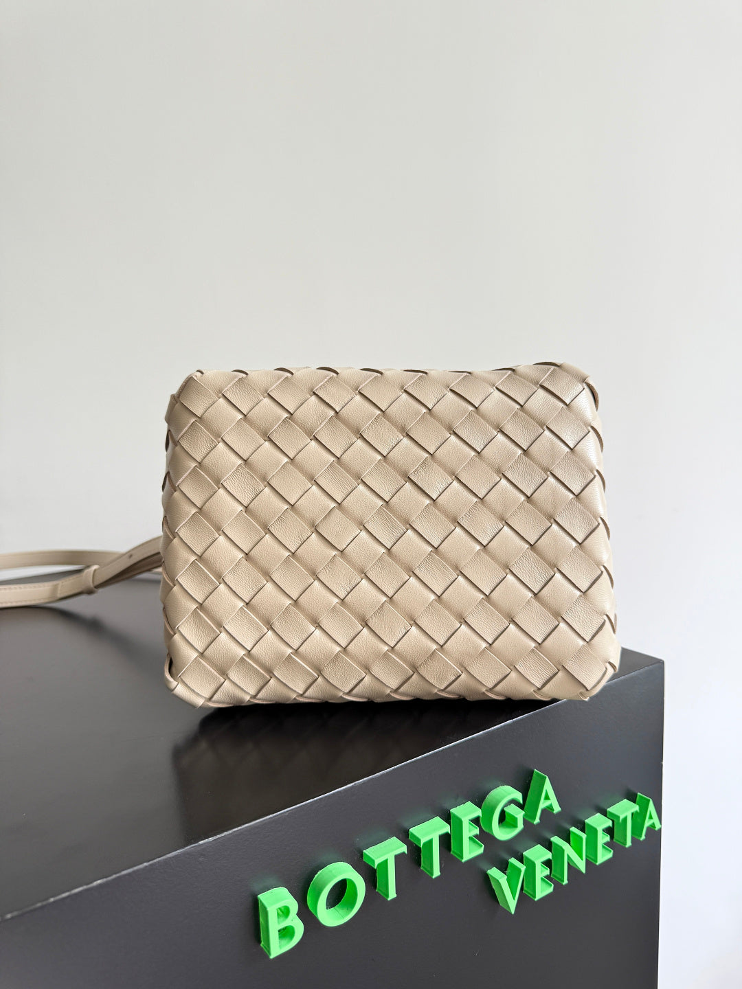 Bottega Veneta 796569 Silver Designer Handbag Edition 2 - detail image 4
