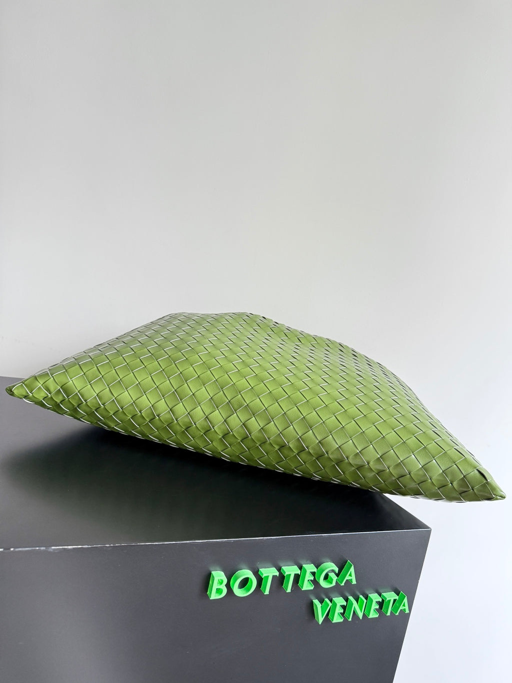 Bottega Veneta 763970 Green Designer Handbag - detail image 3