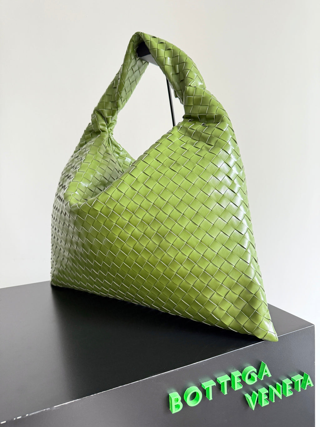 Bottega Veneta 763970 Green Designer Handbag - detail image 2