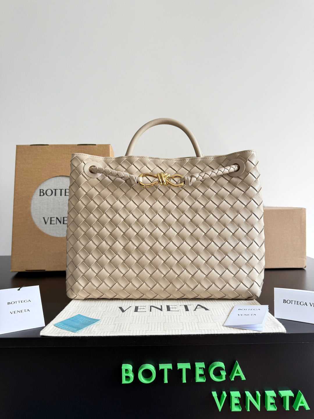 Bottega Veneta Black Designer Handbag Edition 730