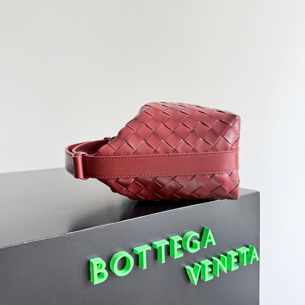 Bottega Veneta 754443 Red Designer Handbag Edition 2 - detail image 2