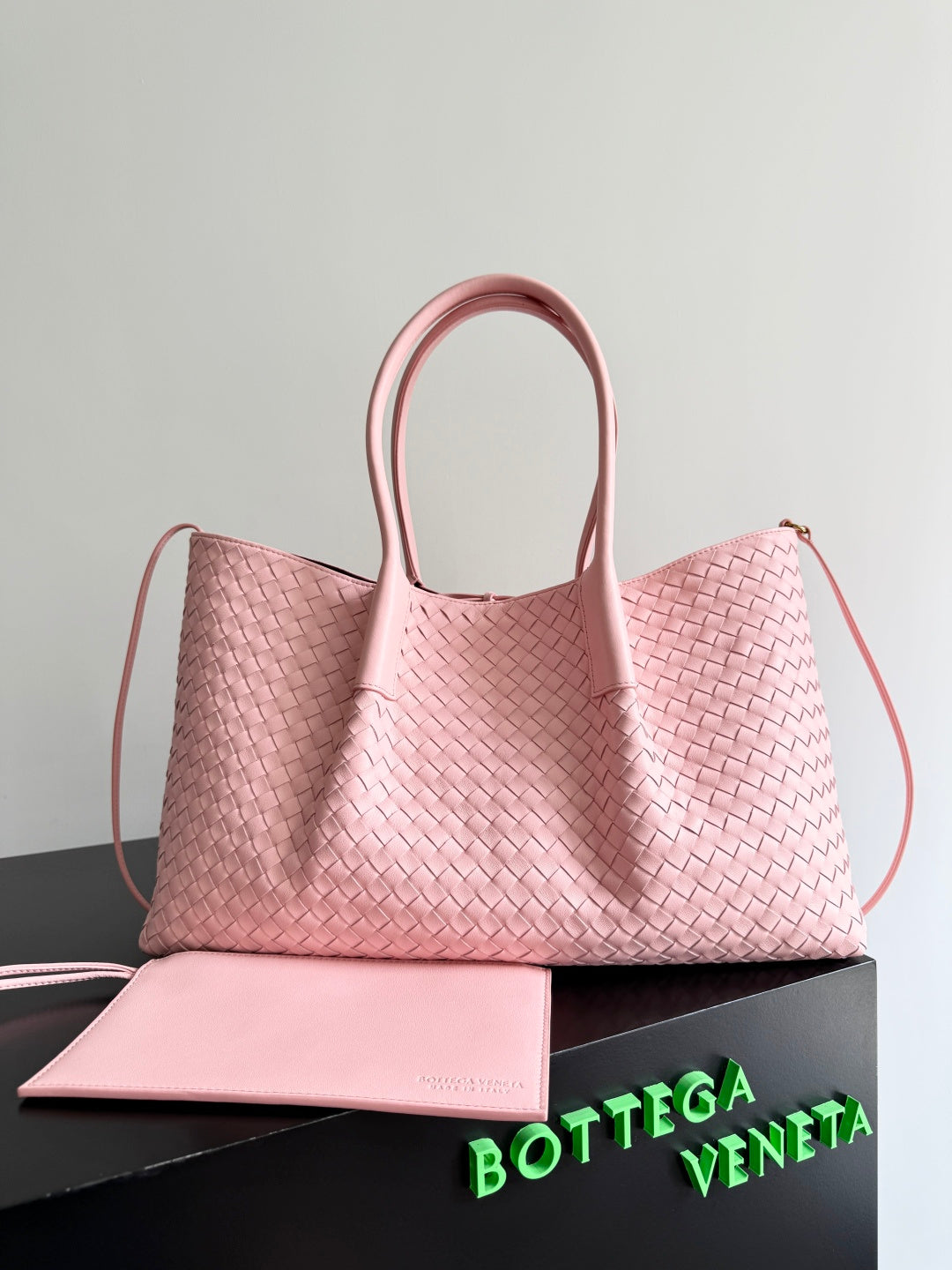 Bottega Veneta 817166 Purple Designer Handbag