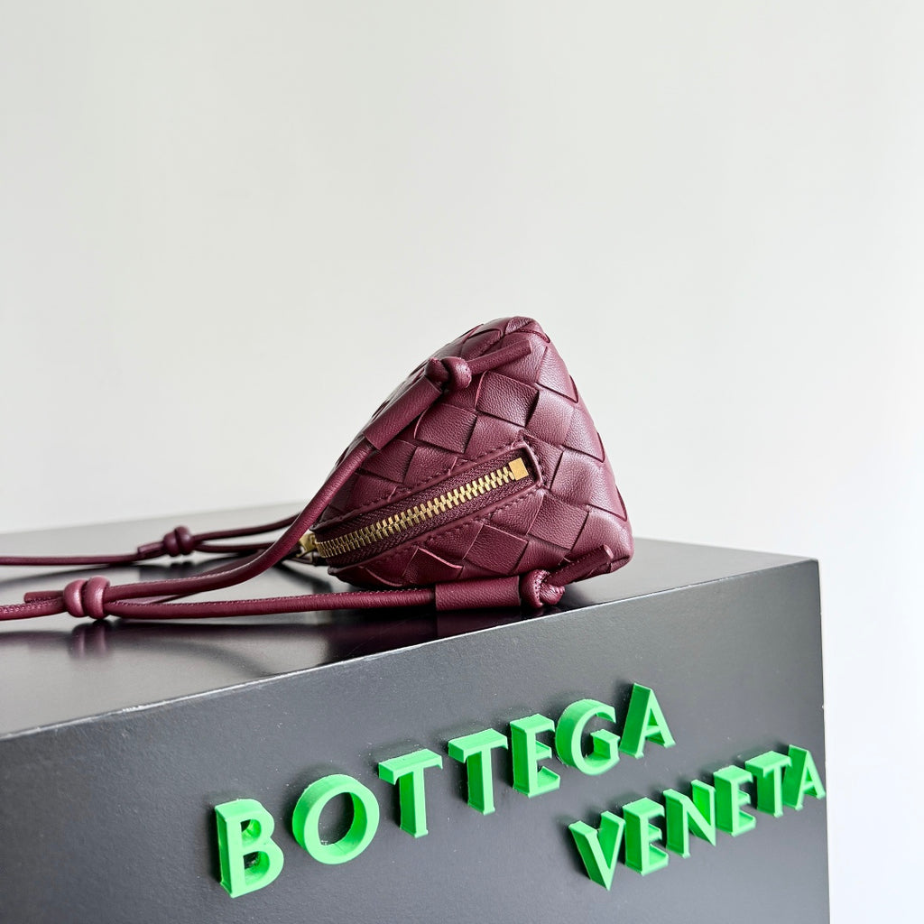 Bottega Veneta 794258 Black Pouch Bag Edition 4 - detail image 2