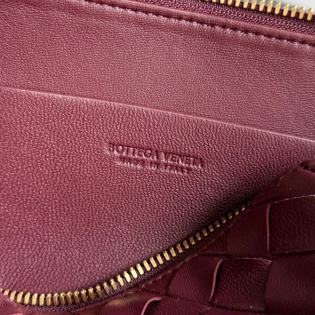 Bottega Veneta 794258 Black Pouch Bag Edition 4 - detail image 6