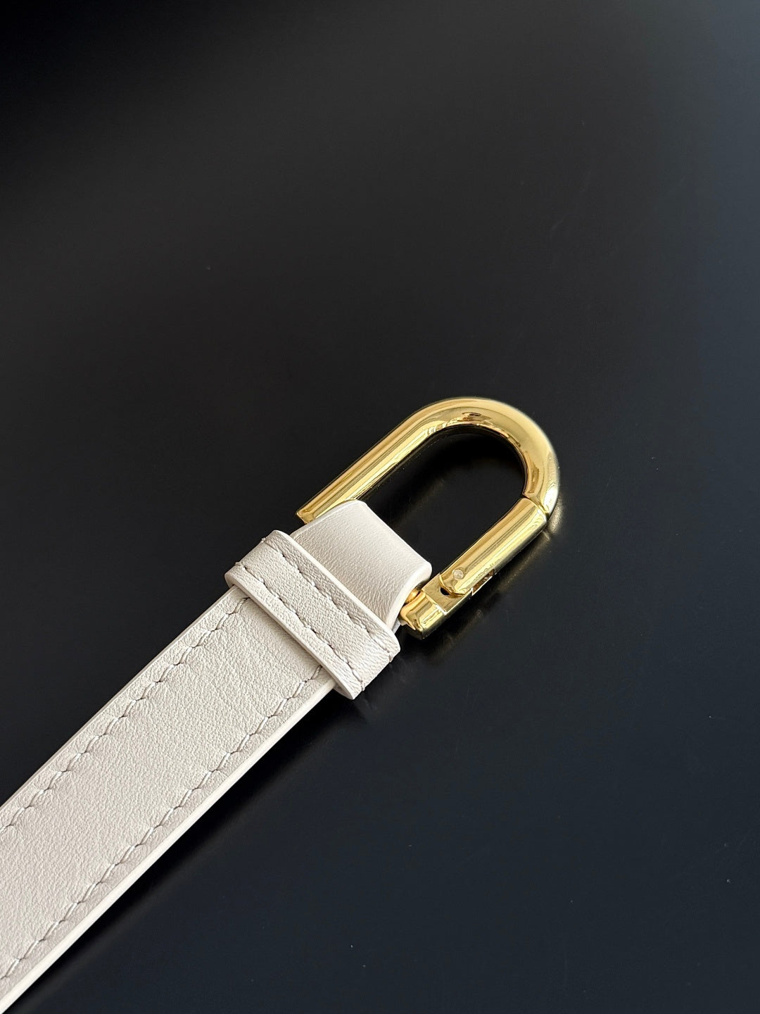 Bottega Veneta Black Designer Handbag Edition 721 - detail image 4