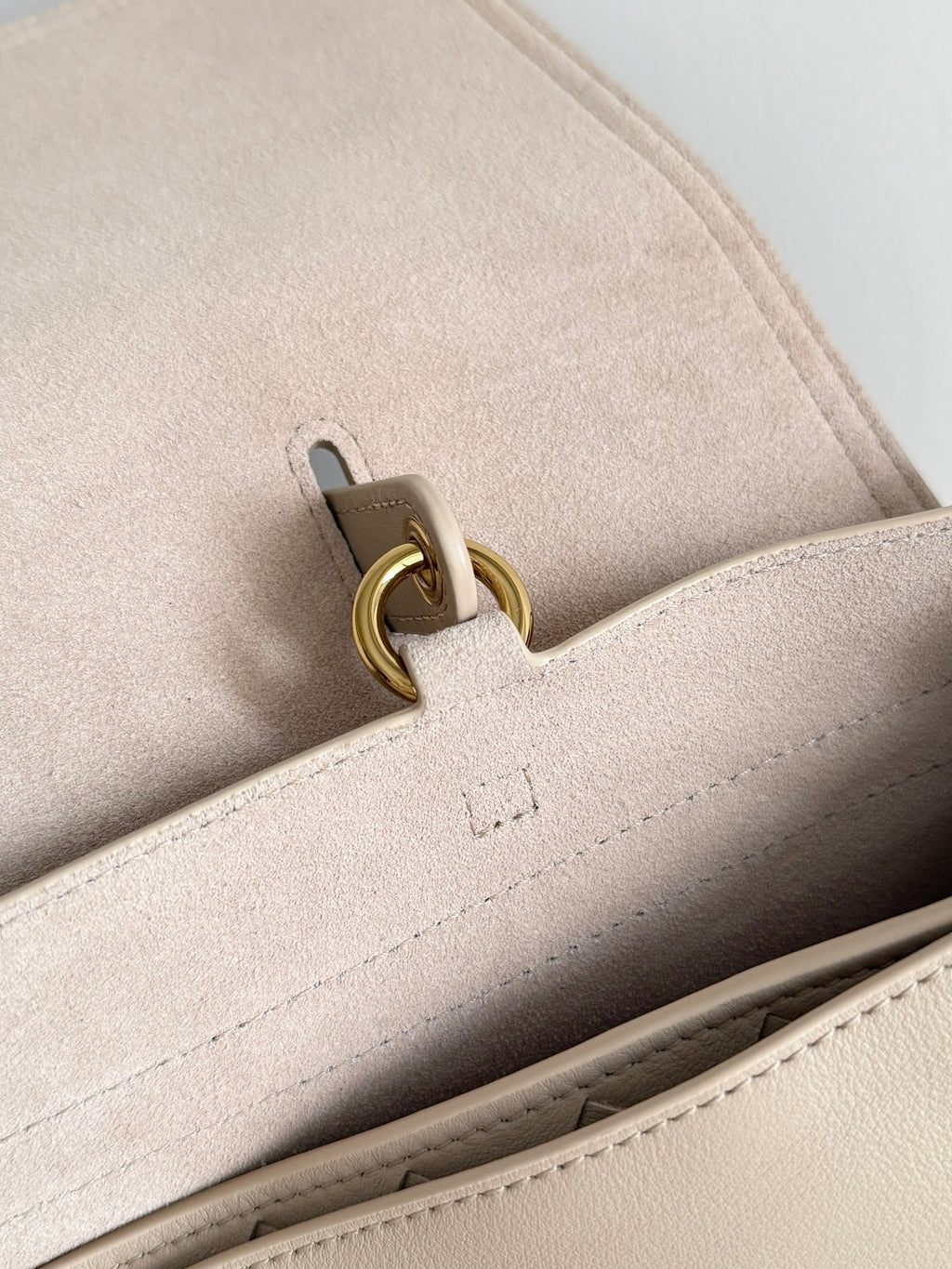 Bottega Veneta Black Designer Handbag Edition 721 - detail image 7