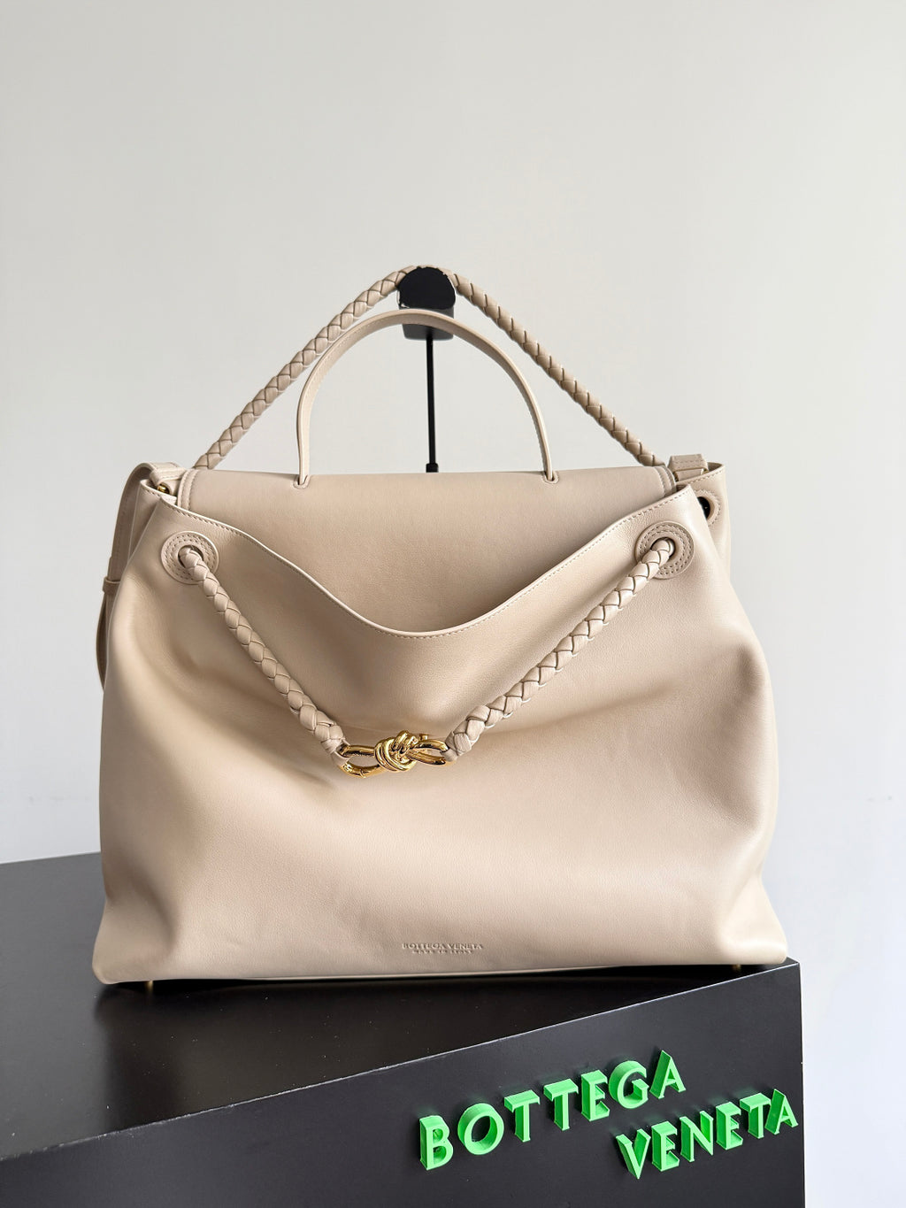 Bottega Veneta Black Designer Handbag Edition 721